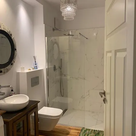 Elegant 2room Just 12 Min To The 아파트 소포트